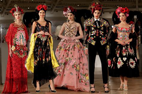 desfile dolce gabbana 2018 mexico|Dolce & Gabbana, los diseñadores del estilo de vida mediterráneo.